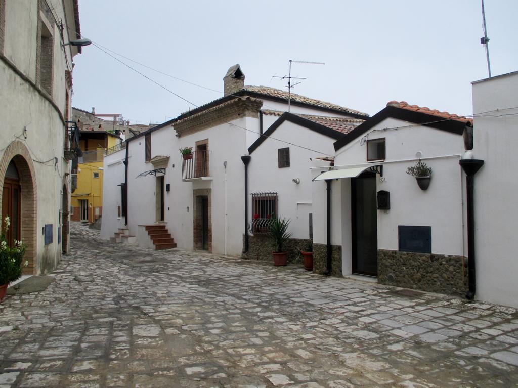 Vacanza alla Chiesa Diruta Grottole Esterno foto